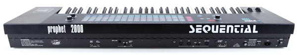 Derrière Sequential Circuits Prophet 2000