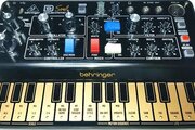 Synthétiseur Behringer Model D Soul